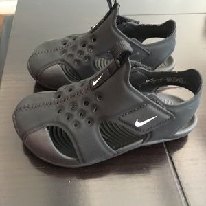 Nike Sunday sandals 8 black toddler